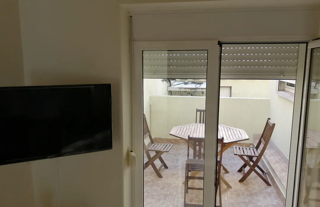 Oriente DNA Studios V-1